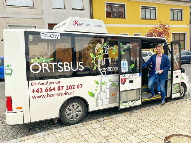 Der Elektro-Ortsbus ist seit über einem Jahr in Hornstein untwerwegs. | Foto: Hornstein