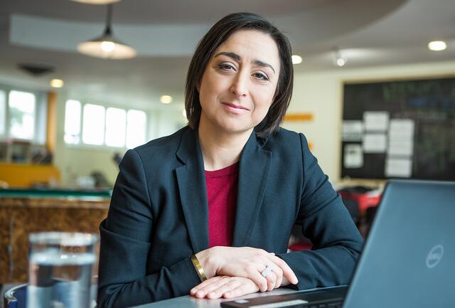 Ilkim Erdost, Leiterin des Vereins Wiener Jugendzentren. | Foto: Astrid Knie