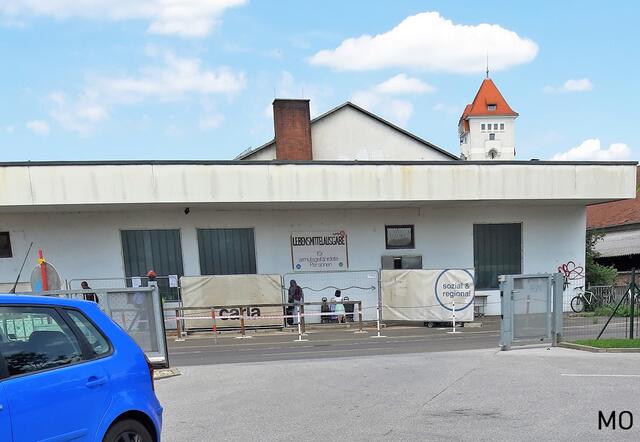 Lebensmittelausgabe für armutsgefährdete Personen