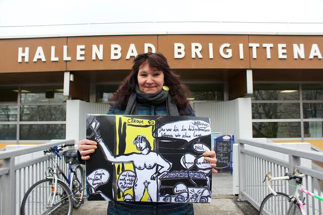 Leopoldstädter Künstlerin  Corona Gsteu setzte mit Cartoons der "Mittwoch-Saunarunde" dem Brigittenauer Bad ein Denkmal.  | Foto: Ulrike Kozeschnik-Schlick