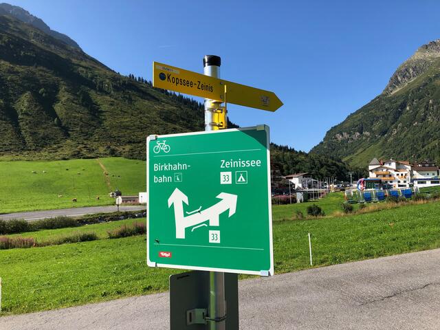 Für den Galtüer Bgm. Anton Mattle ist der Radweg Paznaun eine attraktive Strecke Richtung Bodensee. | Foto: Othmar Kolp