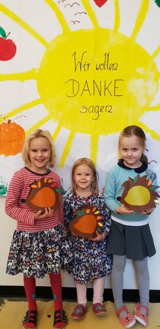 "Danke": Die Mädchen des Kindergartens der Ursulinen bedanken sich bei allen Menschen, die für andere im Einsatz sind. | Foto: KK/Ursulinen