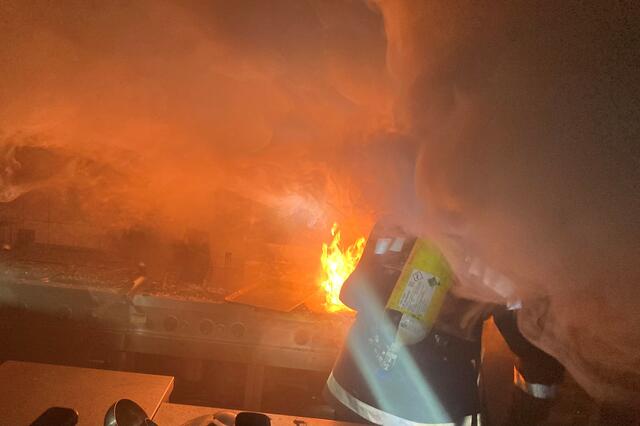 Die Feuerwehren Bildein, Eberau und Kulm bekämpften das Feuer gemeinsam | Foto: Feuerwehr Bildein