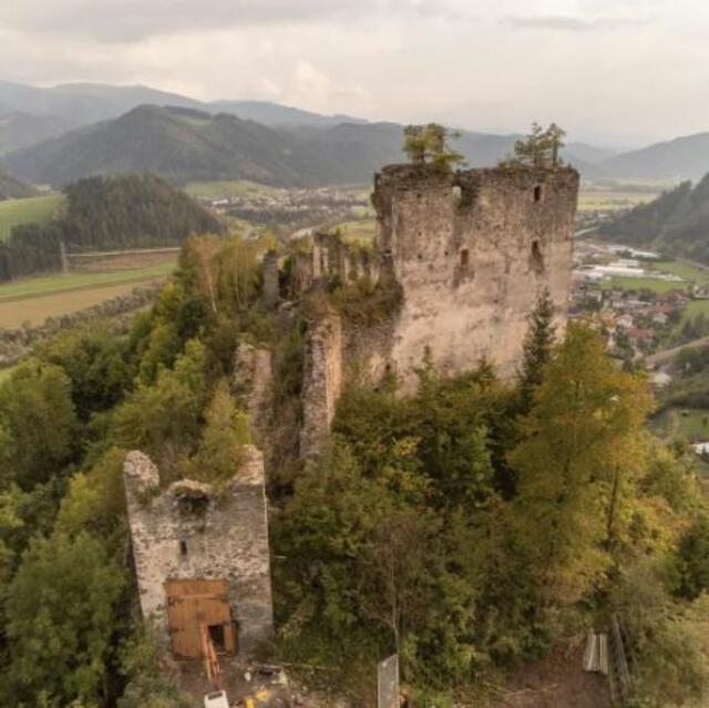 Burg Kaisersberg Aus der Ruine Kaisersberg wurde wieder eine “Burg