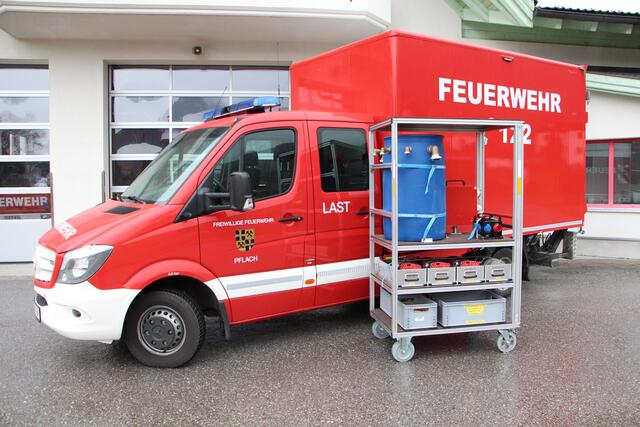 Alle benötigten Teile sind auf einem Rollcontainer untergebracht und können so schnell zum Einsatzort gefahren werden.