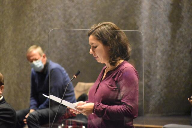 Gemeinderätin Victoria Da Costa (OGF) sprach von "illegalem Raubbau" im Kaisertal und forderte einen sofortigen Stopp desselben.  | Foto: Barbara Fluckinger