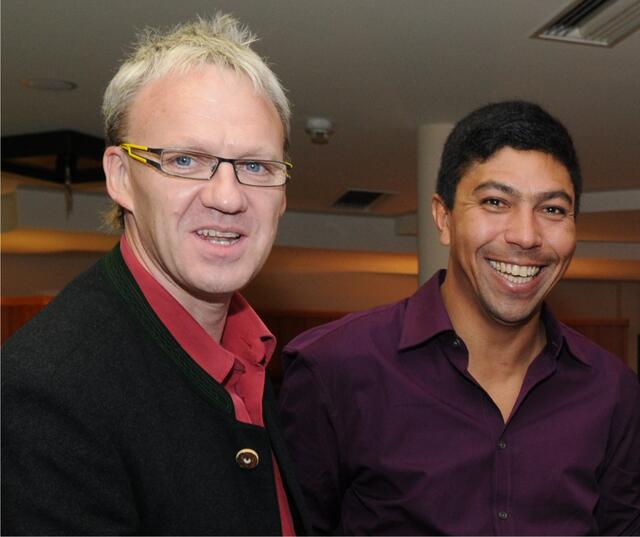 "The Voice" Ralph Schader (li.) hätte auch FC Bayern Star Giovane Elber in Tirol begrüßt. | Foto: Schopper