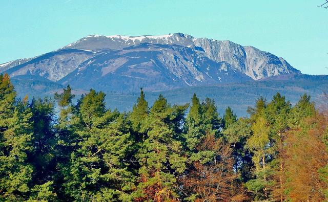 Der Schneeberg zeigt sich heute wunderschön in Maierhöfen