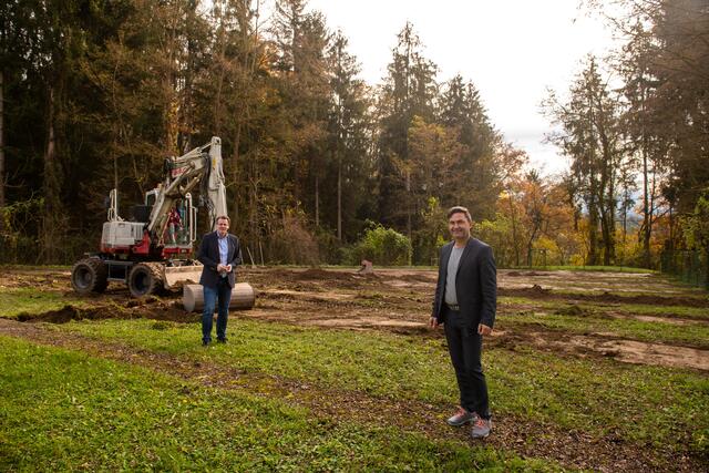 Vizebürgermeister Peter Wedenig und Bürgermeister Markus Lakounigg haben sich vor Ort ein Bild der Arbeiten gemacht. | Foto: Privat
