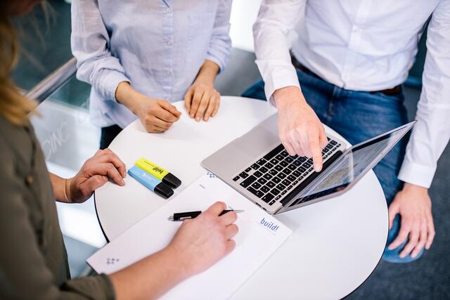 Das „build“-Gründerzentrum Kärnten und die „Coding School Wörthersee“ fördern in Kooperation angehende Software-Entwickler. | Foto: „build“-Gründerzentrum