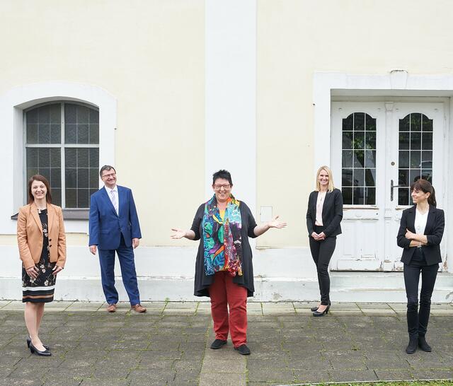 Angela Kader, Herwig Wallner, Sieglinde Pfänder, Annemarie Imre und Margit Nemeth freuen sich auf die gemeinsame Arbeit für die Diakonie. | Foto: Diakonie Südburgenland