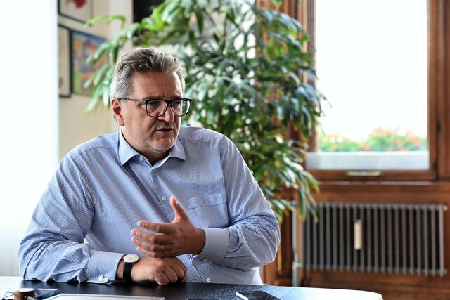 Peter Hacker behält seine Bereiche.