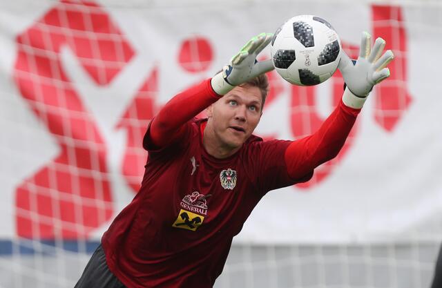 In der Nationalteam-Montur: Sturm-Tormann Jörg Siebenhandl fährt auch in Corona-Zeiten gerne zum Team. | Foto: GEPA