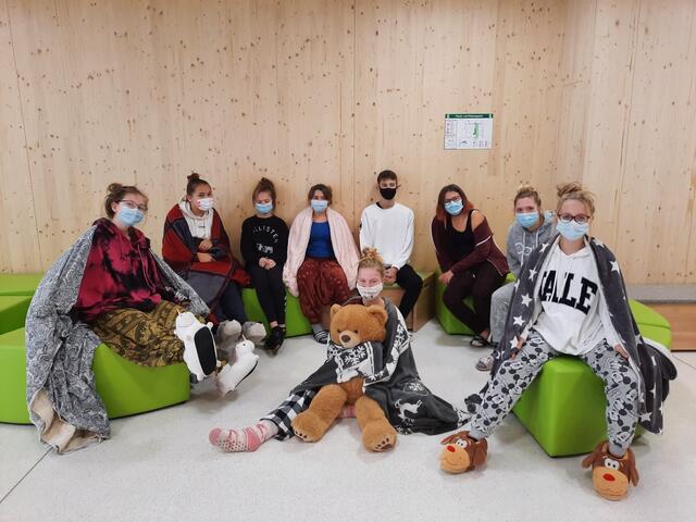 Der Dresscode des ersten Mottotages in der Mittelschule St. Stefan ob Stainz: Schlabberlook.