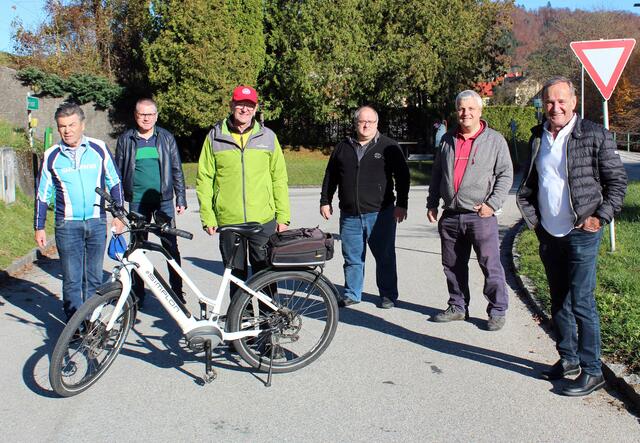 Fordern den Radwegausbau: Günther Hönickl, Franz Marecek, Franz Haider, Gerhard Laresser, Herbert Matzenberger und Gerhard Klaffner | Foto: KK