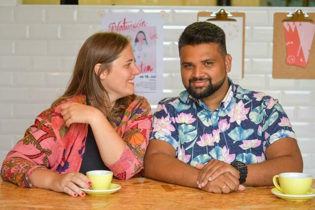 Simone und Adi Raihmann vom Restaurant "Karma Food" bieten ein „Indian Dinner Night Set“ für zuhause.