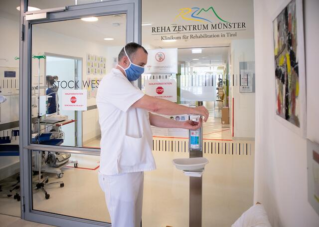 Vierzig Betten wurden in Form einer Notkrankenstation im REHA Zentrum Münster nun für Covid-Patienten eingerichtet.  | Foto: inpublic/Reha Zentrum Münster