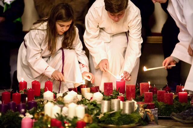 Heilige Messe mit Adventkranzsegnung aus der Stadtpfarrkirche Hartberg am Sonntag, 29, November, 10 Uhr auf www.meinbezirk.at
