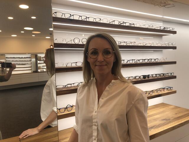 Karina Panzenböck: Brillen sind auch trendige Begleiter.