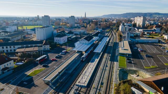In Kürze wird der neue Bahnhof in Braunau eröffnet.  | Foto: Daniel Scharinger
