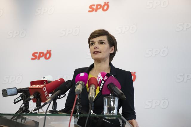 „Türkis-Grün kürzt alle künftigen Pensionen!“, warnt SPÖ-Klubobfrau Pamela Rendi-Wagner.