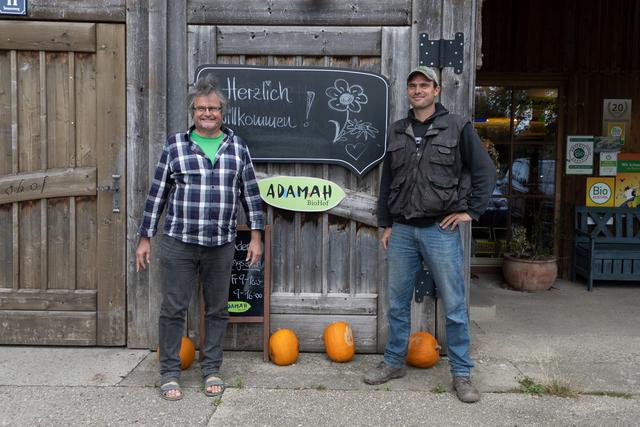 ADAMAH-BioHof Gründer Gerhard Zoubek und Sohn Stefan Zoubek. | Foto: Semmler 