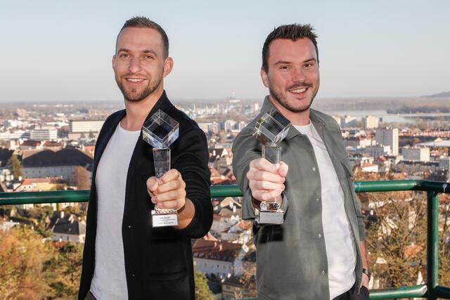 CEO-Duo Lukas Hasenauer &amp; Dominik Scherz sind die  Gewinner des Deutschen Agenturpreises 2020. | Foto: SCHERZ Werbeagentur