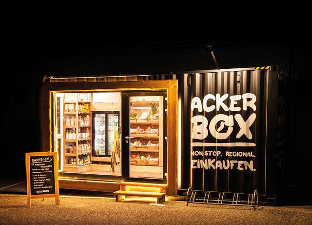 Ein Franchise-Konzept sorgt dafür, dass AckerBoxen stets mit regionalen Produkten befüllt sind. In Kürze eröffnet eine AckerBox bei Hagebau Mössler in Landskron.
