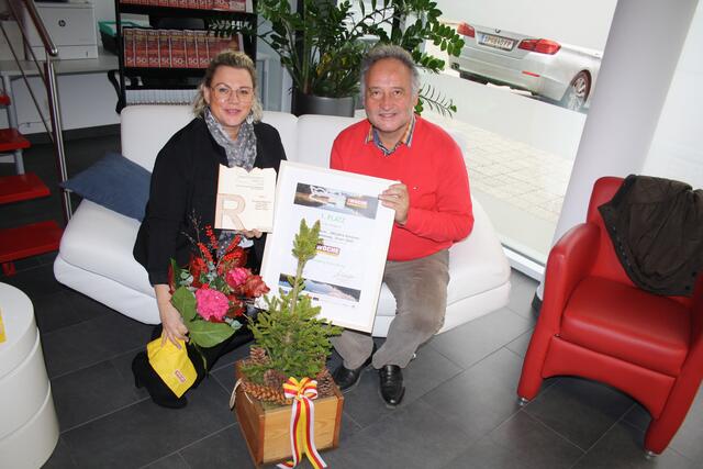 Projekt-Leiterin Christine Plazotta und Unternehmer Wolfgang Hinteregger, mit Anton Aschbacher Initiator des Projekts, nahmen den Regionalitätspreis entgegen.