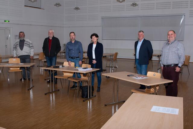 Das Kernteam für die Stadtentwicklung von Gloggnitz (v.l.): GR Thomas Hardteck, GR Johann Schabauer, Bgm. Irene Gölles, GR Andreas Griessner, Vize Erich Santner