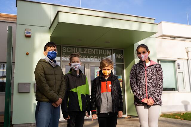 Schutzmasken sind längst Standard an den Schulen – das Tragen stellt für die Kinder wie hier in Siegendorf überhaupt kein Problem dar.