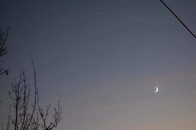 17.11.2020 v.l.n.r. Saturn, Jupiter und zunehmender Mond