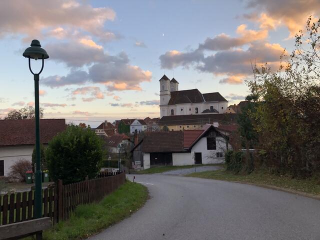 Ein Pilgergottedienst und eine Adventkranzsegnung findet am Wochenende in der Basilika Weizberg statt.