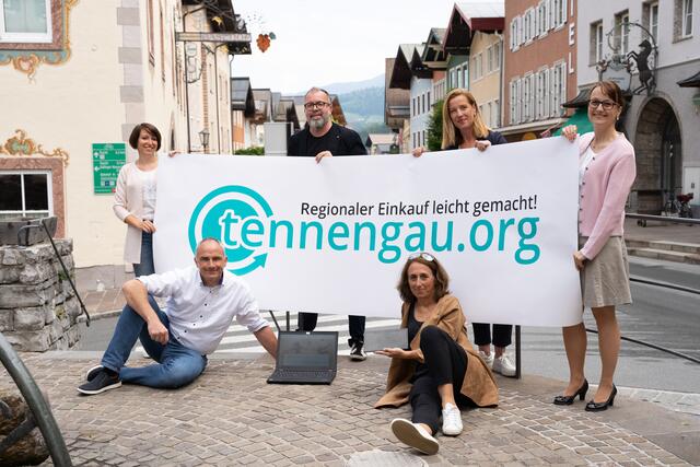 Der Tennengau ist bereits seit dem Frühjahr online aktiv:Stefan Vötter (Kuchl), Petra Gsenger (Abtenau), Rainer Candidao (Hallein), Andrea Struijk Debus (vorne/Golling), Gudrun Heger und Franziska Wagner (beide Golling)