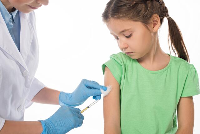 Die kostenlose HPV-Impfung für Kinder wird in der 5. Schulstufe angeboten. | Foto: panthermedia/IgorVetushko