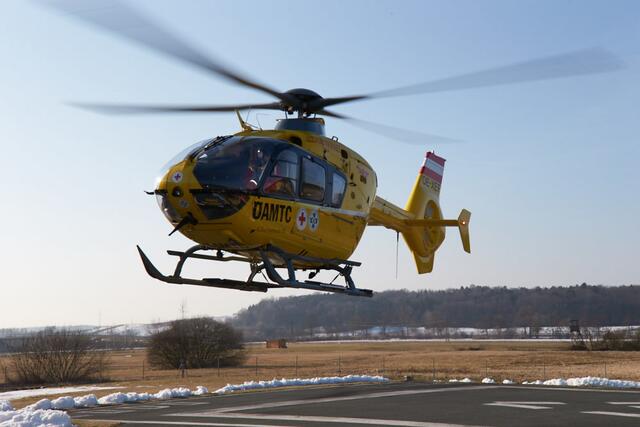 Heute Mittag musste der Rettungshubschrauber in St. Paul landen. | Foto: ÖAMTC/Postl