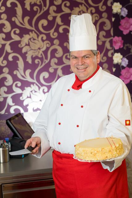 Winfried Volkert ist der Chef der Pâtisserie.