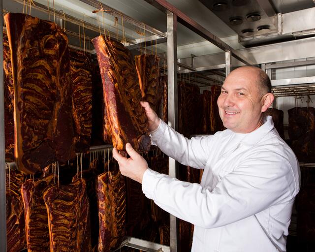 Fleischermeister Horst Ehmann investiert in einen neuen Produktionsstandort.