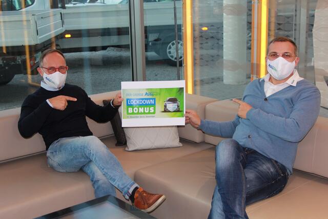 v.l.n.r.: Michael Mayr (Inhaber und Geschäftsführer Autopark) und Micha-Emanuel Hauser (Gesamtverkaufsleiter und Marketing Autopark)
 | Foto: Autopark