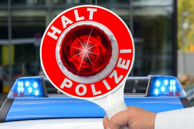 Die Autobahnpolizei zog nach einer Verfolgungsjagd einen alkoholisierten Fahrer aus dem Verkehr.