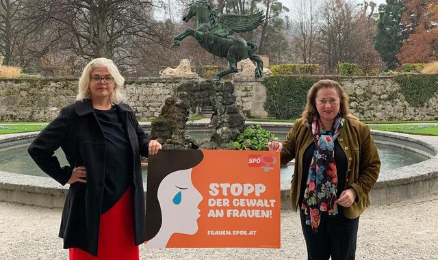 SPÖ-Stadträtin Anja Hagenauer (li.) und die Salzburger SPÖ-Landesfrauenvorsitzende LAbg. Karin Dollinger. An der Kampagne 16 Tagen gegen Gewalt an Frauen und Mädchen beteiligen sich die SPÖ-Frauen jedes Jahr aktiv.