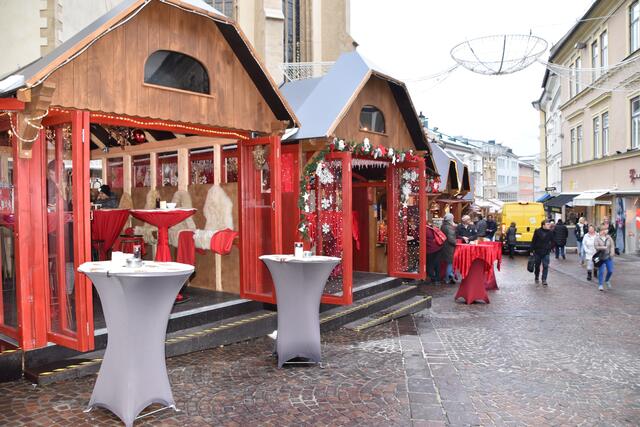 Wird zu viel Wert auf Glühweinstände gelegt? Für viele ist ein Adventmarkt ohne Gastronomie kein Adventmarkt. Doch bei den Veranstaltern werden diese Konzepte getrennt, spricht es könnte auch einen markt ohne Gastronomie geben.