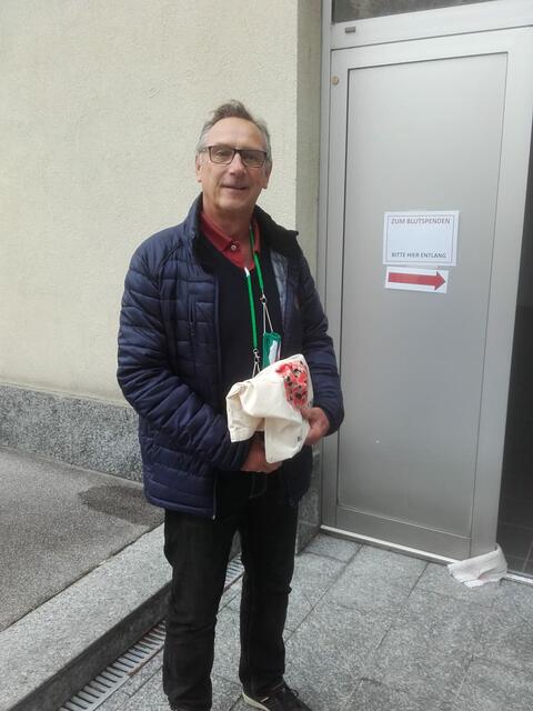 Mag. Dieter H. war zum 100ten Mal Blutspenden. Danke!