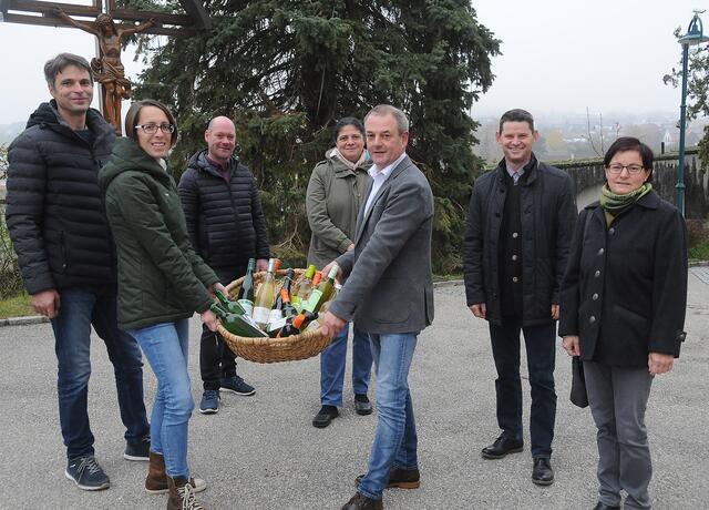 Coronabedingt wurde die Weintaufe der Lengenfelder Winzerbetriebe mit einem Wortgottesdienst gefeiert.