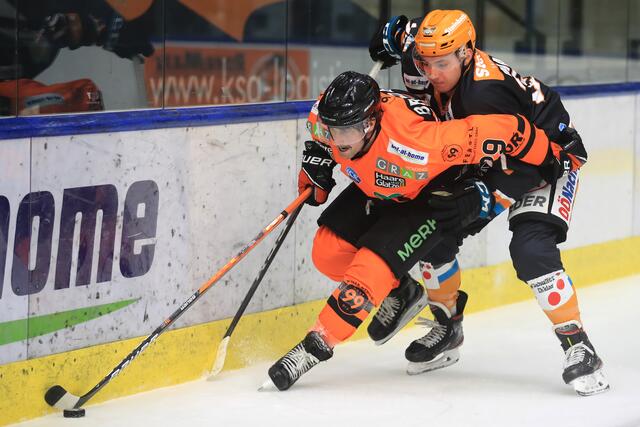 Im Flow: Eishockey-Crack Joel Broda (l.) und die Graz 99ers | Foto: GEPA