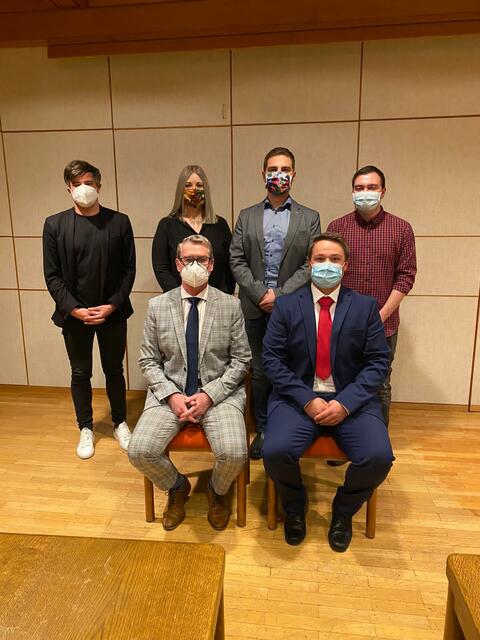 Gernot Jetz mit seinem Team und Abgeordneten Wolfgang Moitzi.
