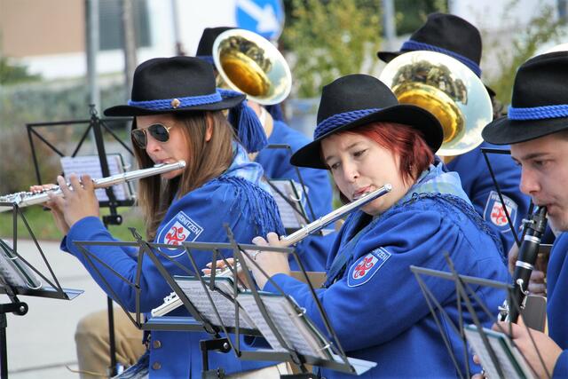 Der Musikverein Weinitzen spielt im musikalischen Adventkalender täglich ein Weihnachtslied. | Foto: Edith Ertl