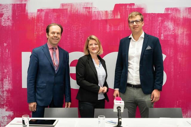 Wolfgang Gerold, Bettina Emmerling und Johannes Bachleitner (v.l.) von den Neos wollten schon seit 2017 eine Seilbahn über das Otto-Wagner Areal realisieren. Jetzt wird geprüft.