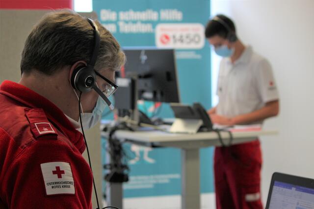 Neue Räumlichkeiten für die "Hotline 1450" in der Sterneckstraße. Die „Gesundheitsberatung 1450“ ist an 365 Tagen im Jahr 24 Stunden durch diplomiertes Personal für Gesundheitsfragen besetzt. | Foto: Rotes Kreuz Salzburg