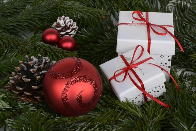 Wie viel Geld geben sie heuer für Weihnachtsgeschenke aus?